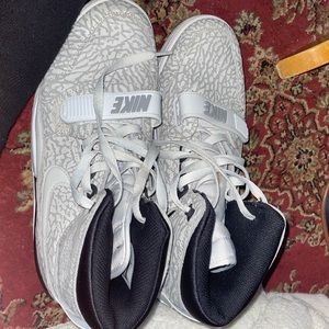 This shoes didn’t use them in like 6 months.